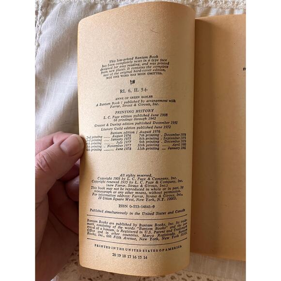 1981 Anne of Green Gables by L. M. Montgomery: Vintage Classic Novel - Picture 2 of 4
